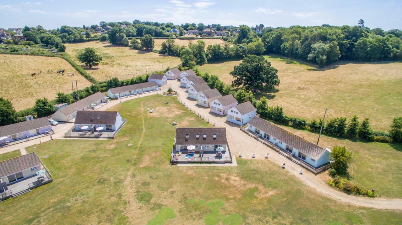 Seaview Holidays - Salterns Village Extérieur photo